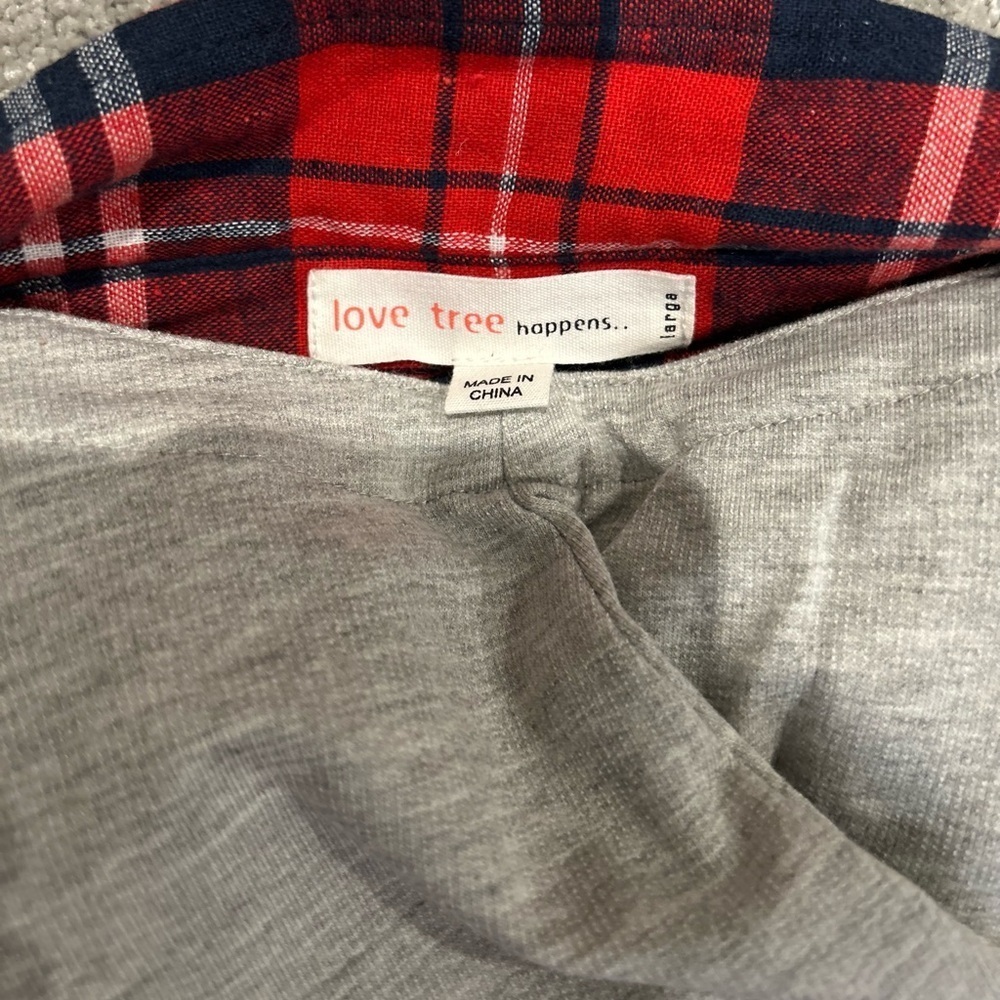 Love Tree Happens Red Plaid Hooded Button Down Shirt Jacket Size Large - Picture 3 of 7